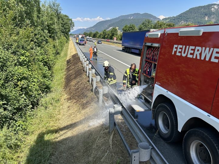 Brand Böschung Autobahn