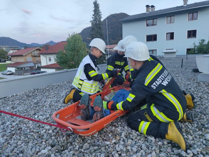 JF-Übung: Brandgeschehen mit Personenrettung