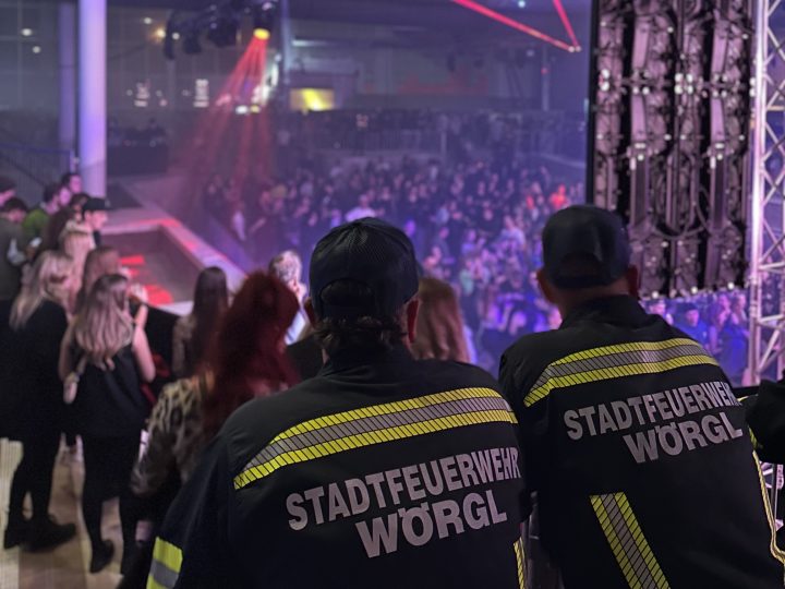 Brandwache | Rave im Wave