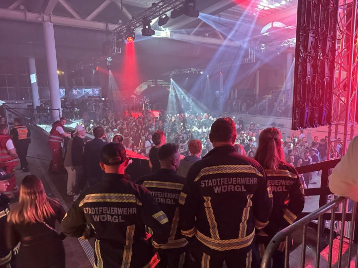 Brandwache | Rave im Wave 2.0