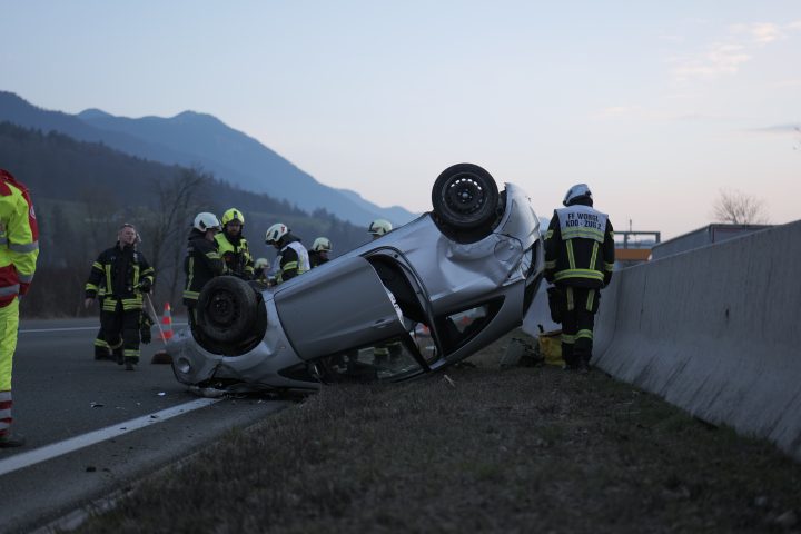 Fahrzeugüberschlag | A12 Inntalautobahn