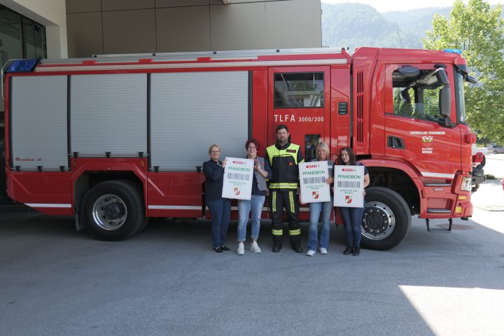 Spendenübergabe | SPAR Pfandaktion