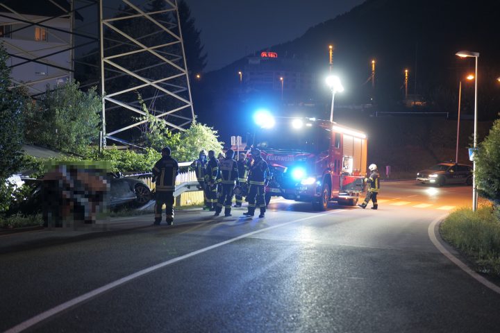 Verkehrsunfall | PKW im Straßengraben